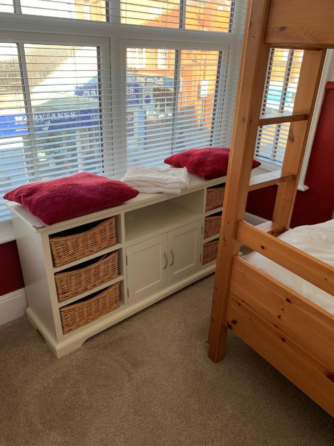 Bernards Hideout Apartment Cromer Bagian luar foto