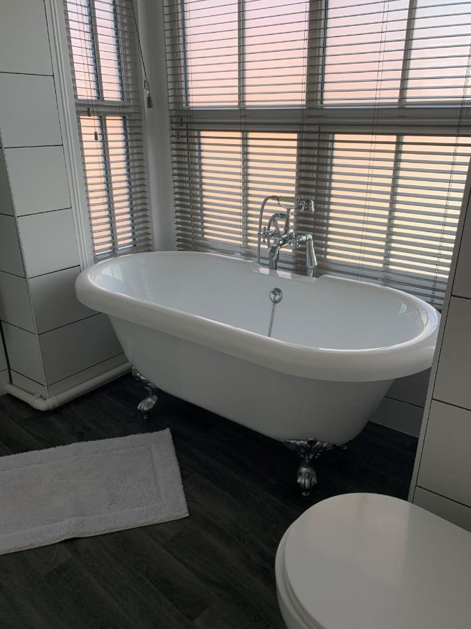 Bernards Hideout Apartment Cromer Bagian luar foto