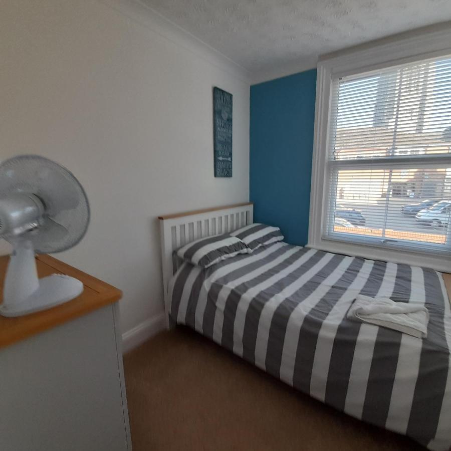 Bernards Hideout Apartment Cromer Bagian luar foto
