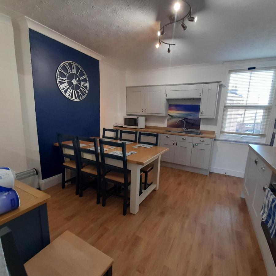 Bernards Hideout Apartment Cromer Bagian luar foto